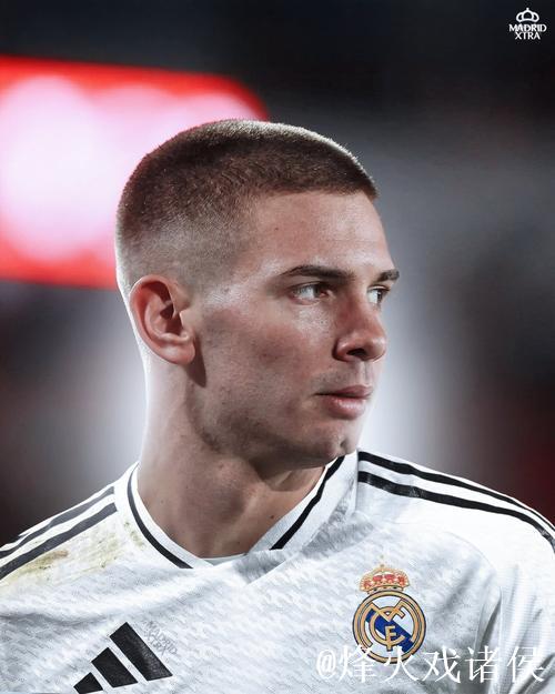 罗马诺:皇马目前尚未与齐达内就回归执教进行任何谈判 罗马诺:皇马目前尚未与齐达内就回归执教进行任何谈判