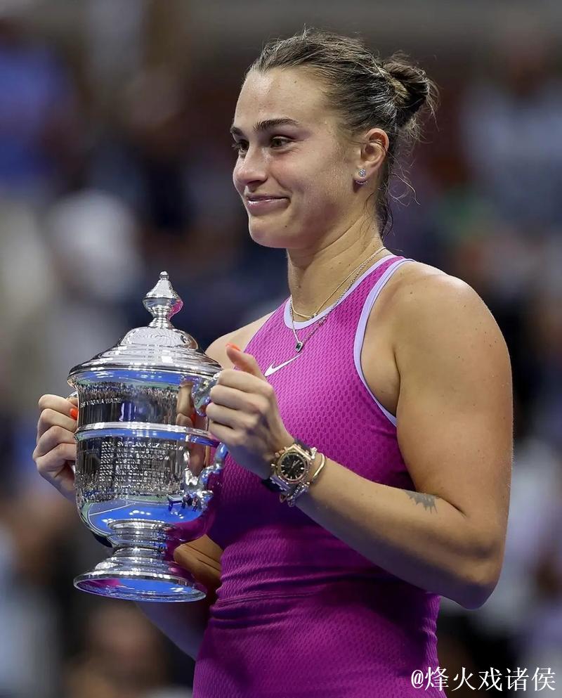 莱巴金娜两盘完胜萨巴伦卡 首夺总决赛冠军 莱巴金娜两盘完胜萨巴伦卡 首夺总决赛冠军